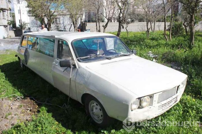 Düğünü için 1978 model otomobili demirle uzatıp limuzine dönüştürdü

