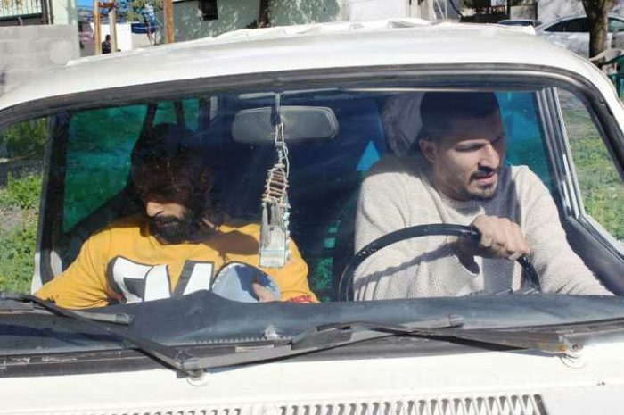 Düğünü için 1978 model otomobili demirle uzatıp limuzine dönüştürdü
