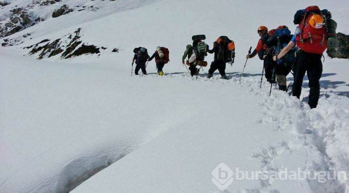 Cilo Dağı'nda zirve yaptılar, dönüşte helikopterle alındılar
