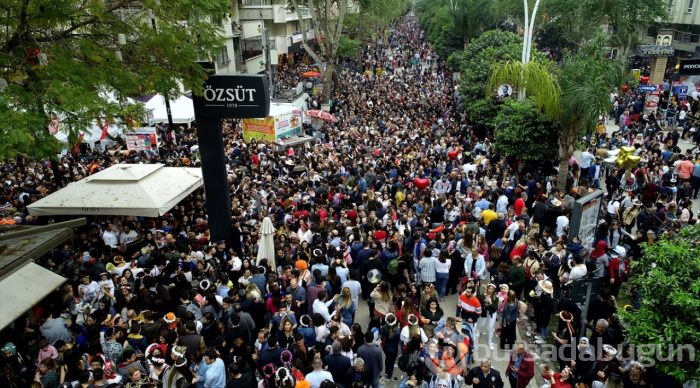 Adana'da Portakal Çiçeği Karnavalı renkli görüntülerle sona erdi
