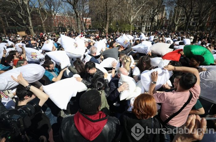 Geleneksel Uluslararası Yastık Savaşı Günü böyle kutlandı