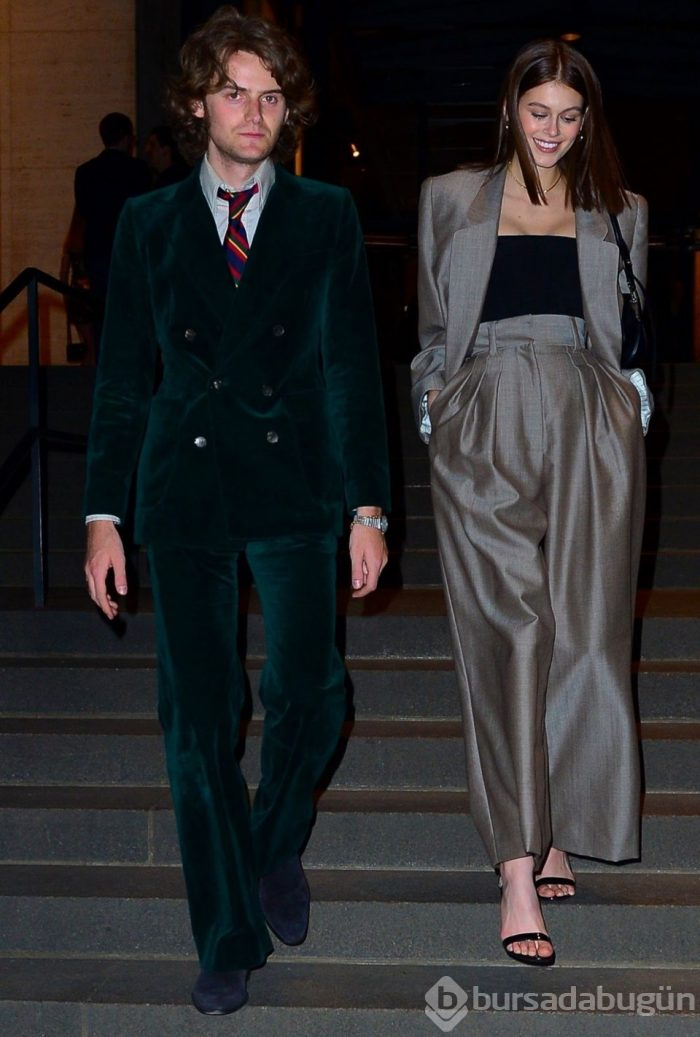 Gigi Hadid ve Bella Hadid kardeşler düğünde