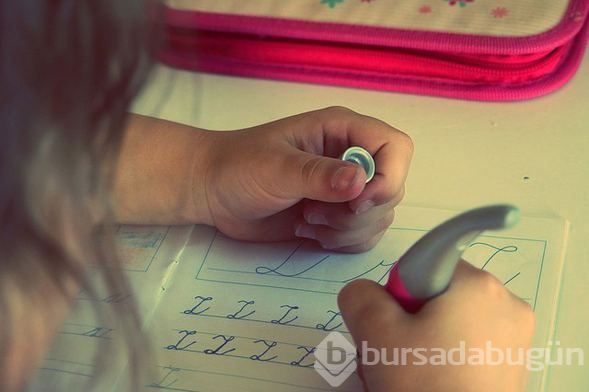 Disleksinin 6 belirtisi: Tek tedavisi erken eğitim

