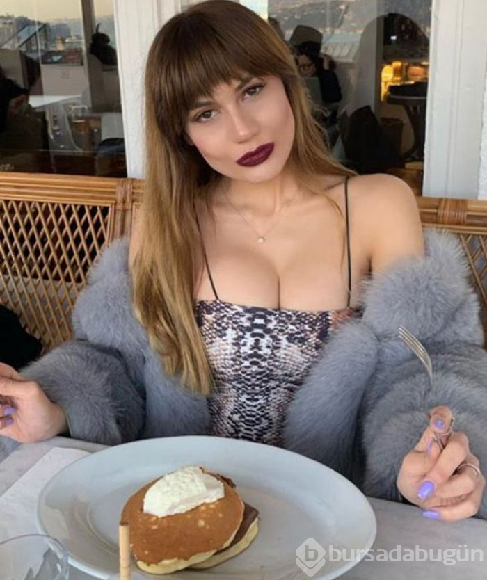 Nihal Candan'ın dekolteli pantolonu olay oldu
