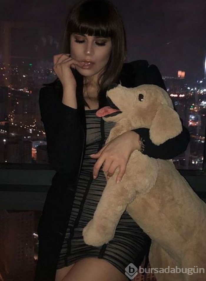Nihal Candan'ın dekolteli pantolonu olay oldu
