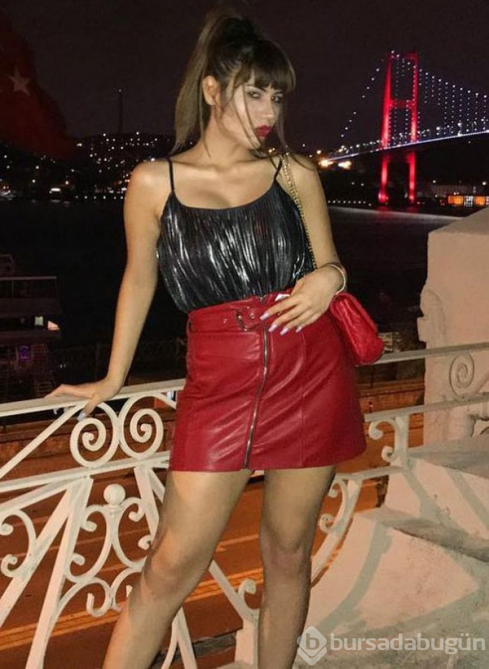 Nihal Candan'ın dekolteli pantolonu olay oldu
