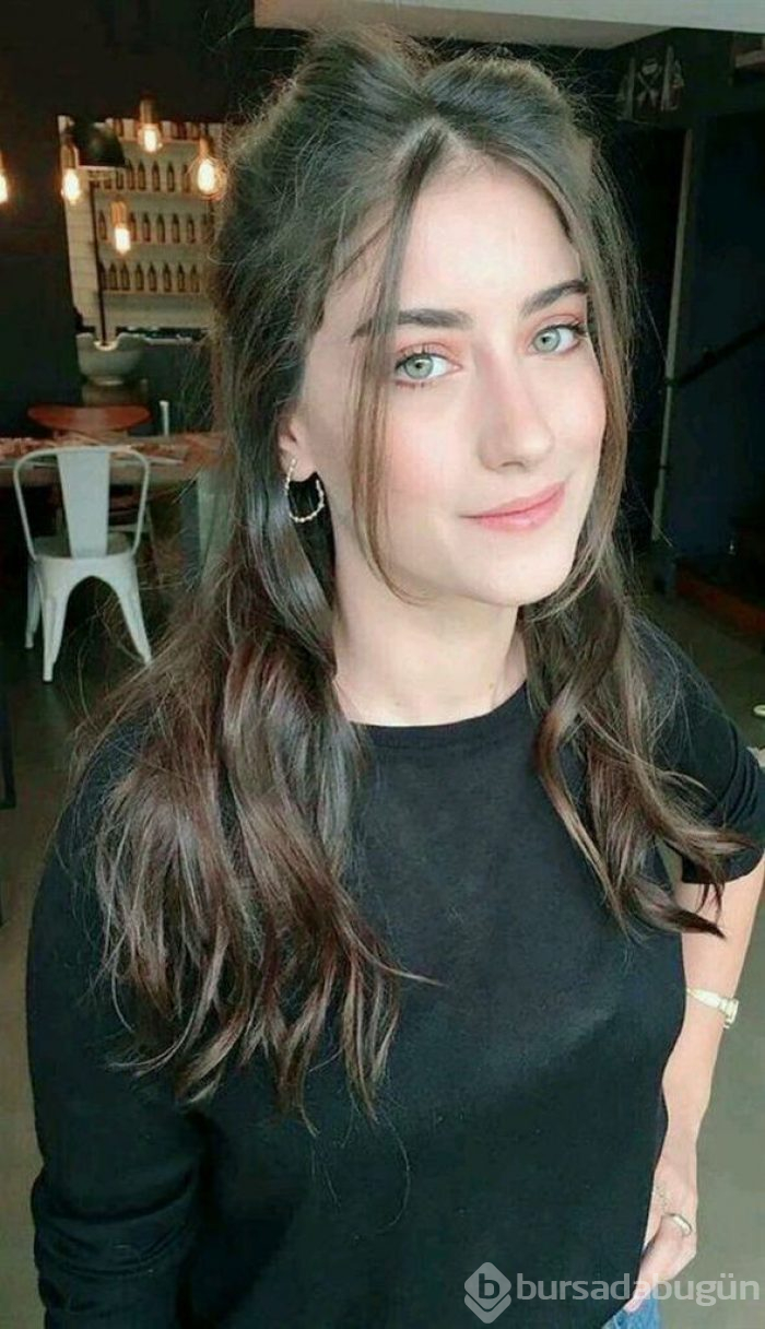  Hazal Kaya hamile! 