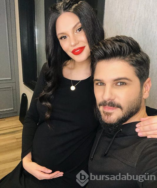 Tolgahan Sayışman ile Almeda Abazi'den yeni poz
