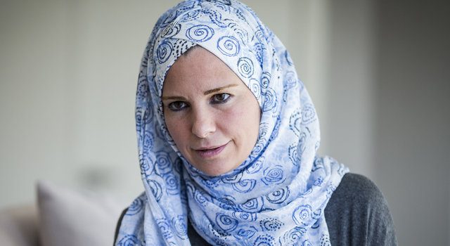 Burcu Çetinkaya Bucak başörtüsünü çıkardığını açıkladı
