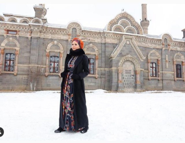 Burcu Çetinkaya Bucak başörtüsünü çıkardığını açıkladı
