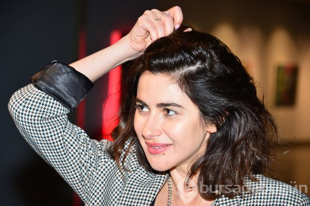  Nesrin Cavadzade: Bari bir ruj sürseydim! 