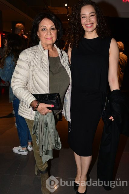  Nesrin Cavadzade: Bari bir ruj sürseydim! 