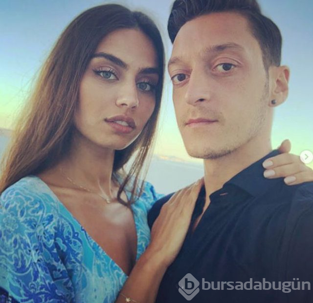  Amine Gülşe ile Mesut Özil'in Londra'da romantik yemeği 