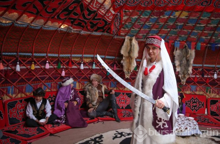  'Diriliş Ertuğrul' Kırgız Türkleri'nin evinde 