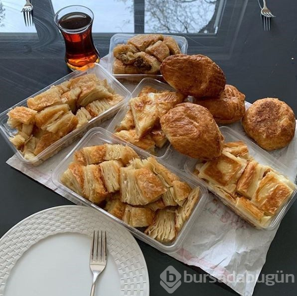  '2 kilo börek vitamin, mineral ihtiyacınızı karşılar' (Ünlülerin Instagram'da lezzet paylaşımları) 