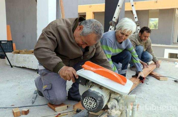 Aydınlı çift 16 yıldır inşaatta birlikte çalışıyor
