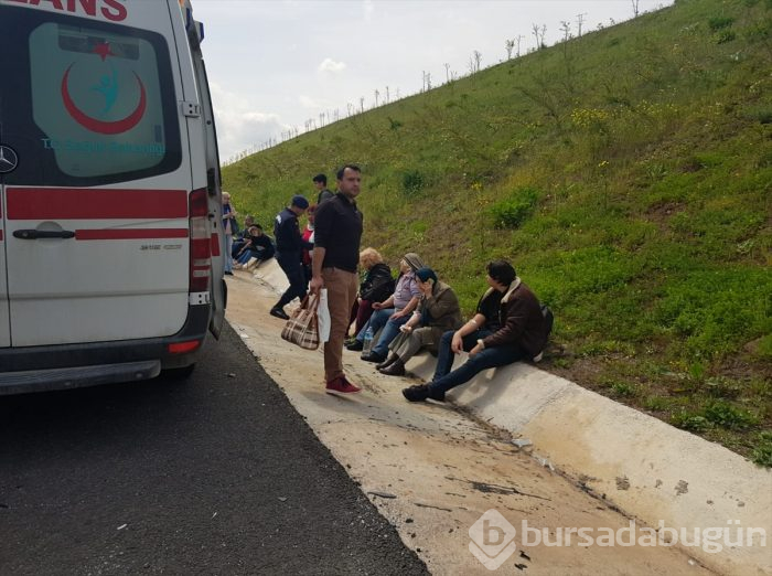Bursa'da yolcu otobüsü tıra çarptı! Çok sayıda yaralı var	