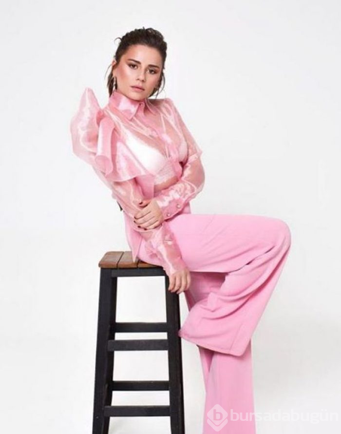  Merve Özbey önce pop sonra türkü söyleyecek 