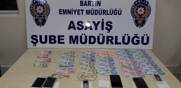  Yüzlerce kişiyi dolandırmışlar! 