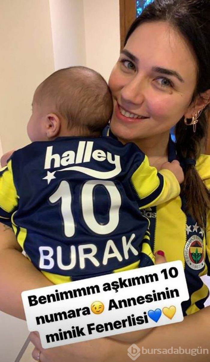  Ünlülerin derbi pozu 