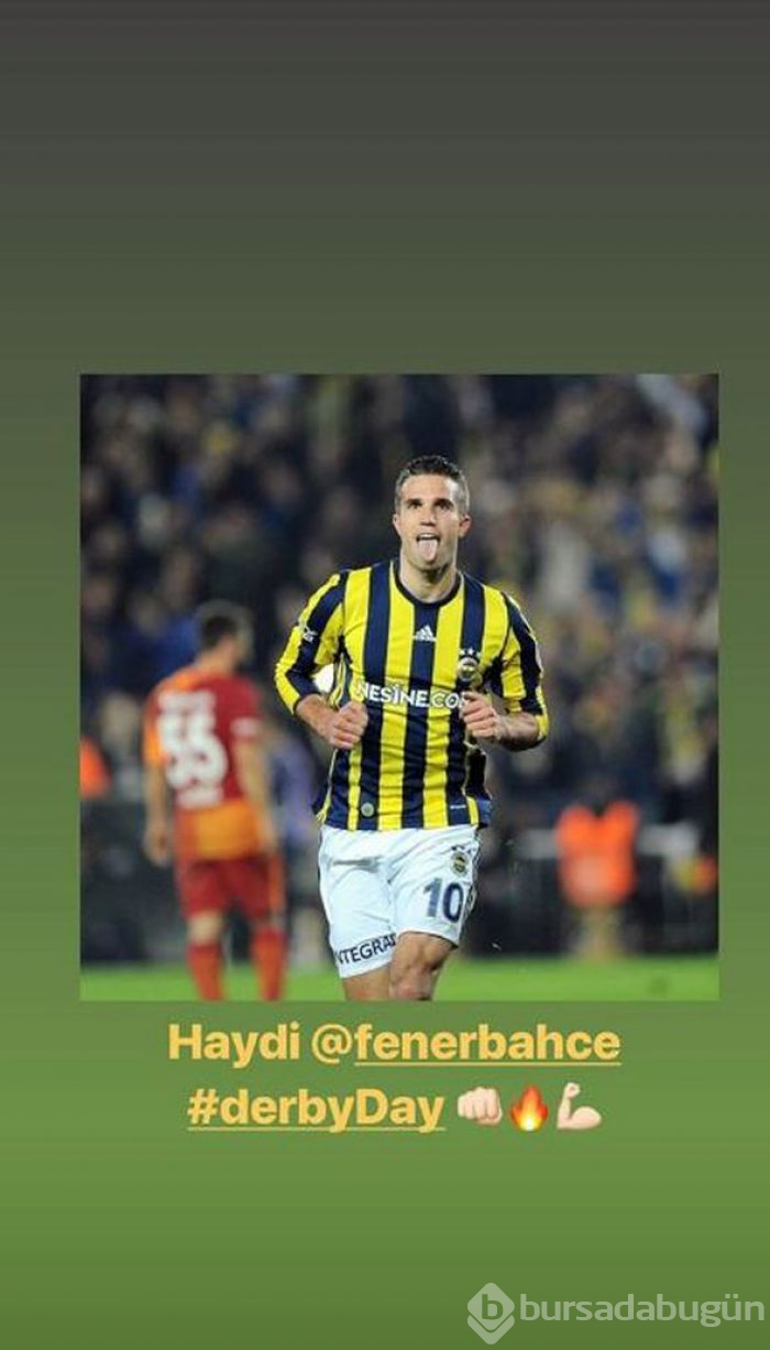  Ünlülerin derbi pozu 