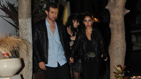 İlk kez el ele