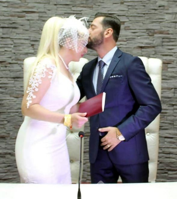  Yasemin Çobanoğlu şehit eşinin kütüphane hayalini gerçekleştirdi 