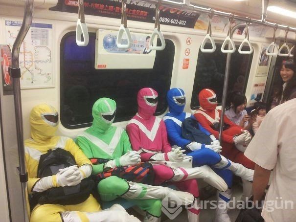  Metroda cansız mankenle kavga (Metroda karşılaşabileceğiniz ilginç insan manzaraları) 