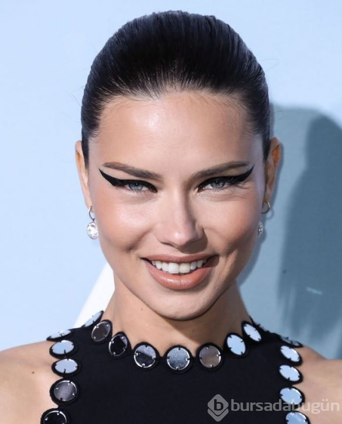  Adriana Lima'dan büyükanne paylaşımı 