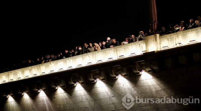 Tarihi Notre Dame Katedrali'nde yangın
