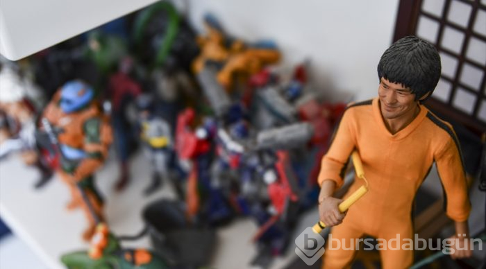 Aksiyon figürlü oyuncaklarla koleksiyon oluşturdu
