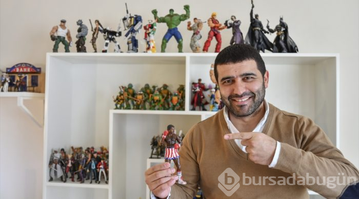 Aksiyon figürlü oyuncaklarla koleksiyon oluşturdu
