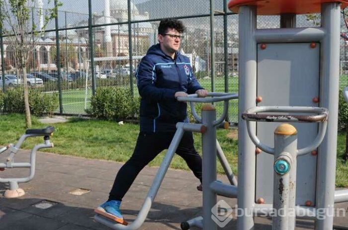 Kemençe çalarak 35 kilo verdi
