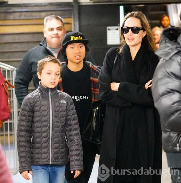 Angelina Jolie'nin dertleşecek bir dostu bile yok
