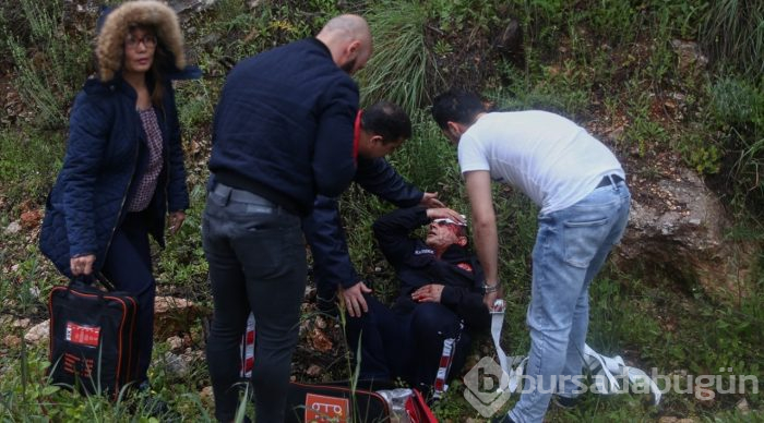 Antalya'da itfaiye aracı devrildi: 3 yaralı
