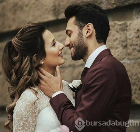 Hakan Çalhanoğlu, evliliğindeki kara bulutları dağıttı
