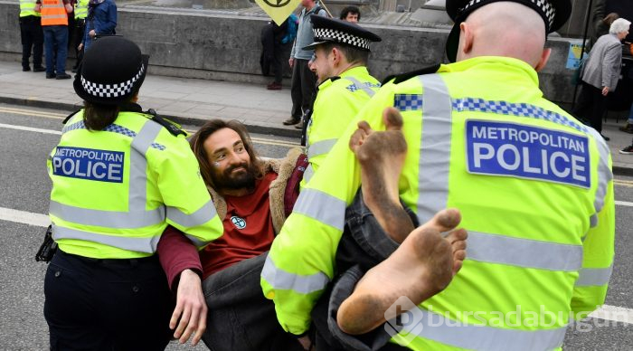 Londra'daki çevreci işgal eyleminde 113 gözaltı
