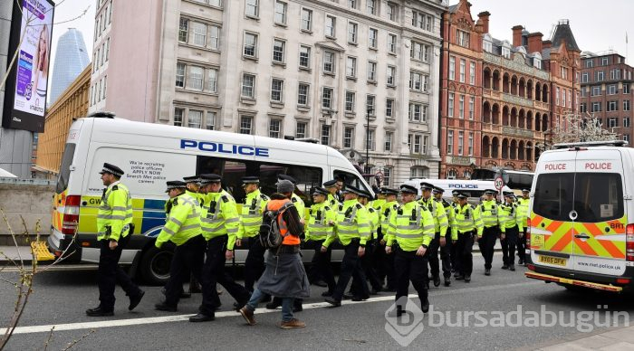 Londra'daki çevreci işgal eyleminde 113 gözaltı
