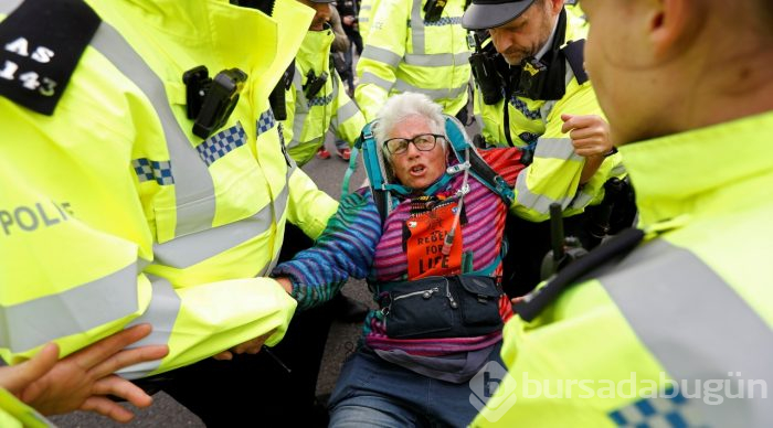 Londra'daki çevreci işgal eyleminde 113 gözaltı
