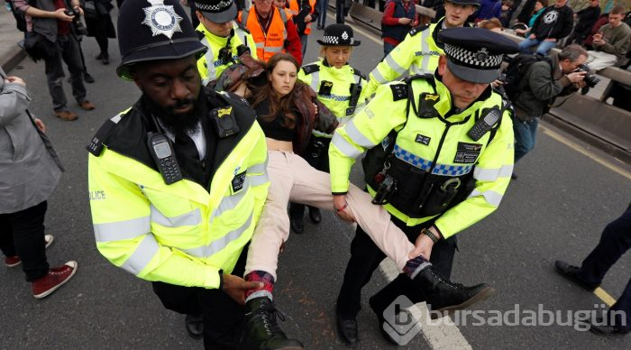 Londra'daki çevreci işgal eyleminde 113 gözaltı
