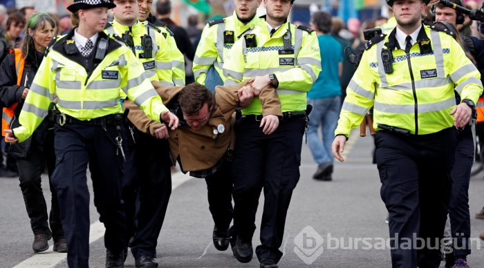 Londra'daki çevreci işgal eyleminde 113 gözaltı
