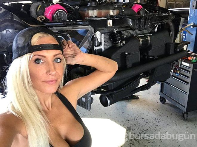 Her gören model sanıyor, araba tamircisi olduğunu duyan şaşıp kalıyor