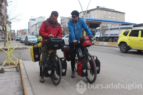 İspanya'dan bisikletle dünya turuna çıktılar
