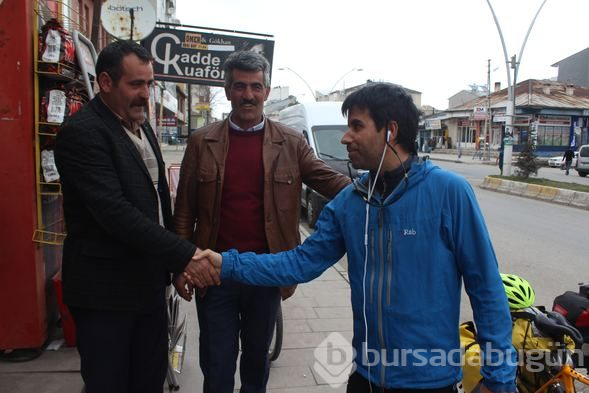 İspanya'dan bisikletle dünya turuna çıktılar
