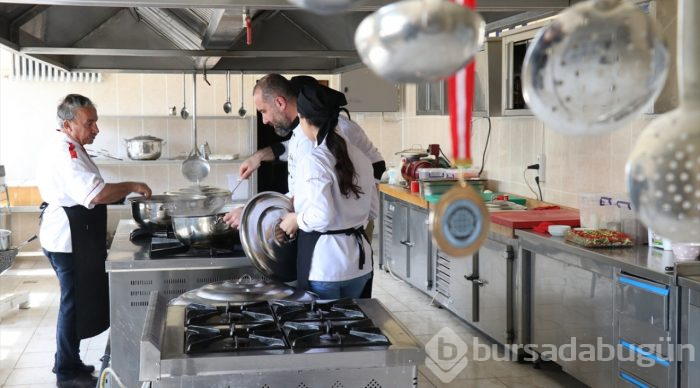 Altın madalyalı lezzet: Ayvalı kavurma ve reyhan şerbeti
