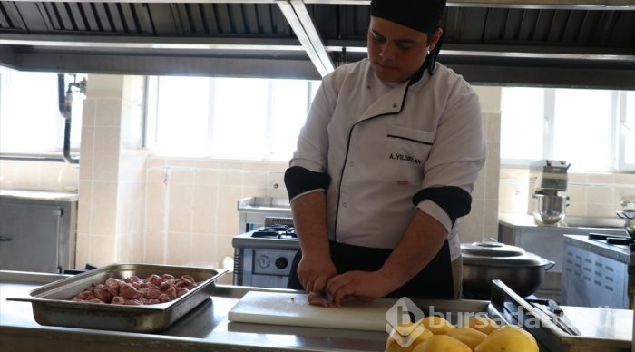 Altın madalyalı lezzet: Ayvalı kavurma ve reyhan şerbeti
