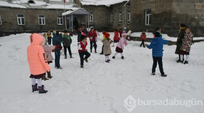 Bahar mevsiminde Doğu'ya kar sürprizi
