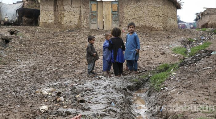 Pakistan'daki sert yağış Afgan mültecilerin hayatını zorlaştırıyor

