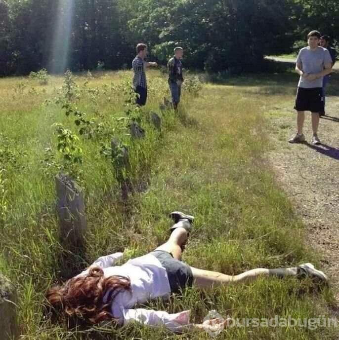 Selfie yerine yeni akım ölü taklidi!
