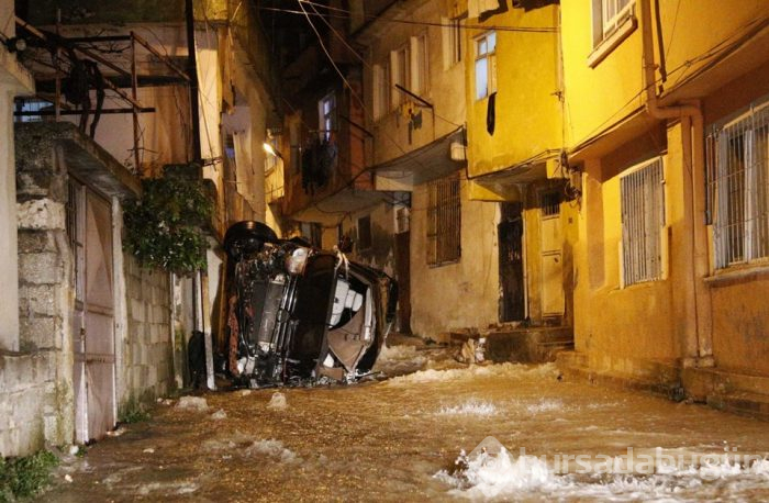 Hatay'da sağanak hayatı felç etti